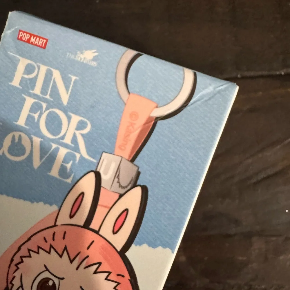 Pop Mart Labubu Pin For Love Keychain - X - Red - Picture 7 of 8